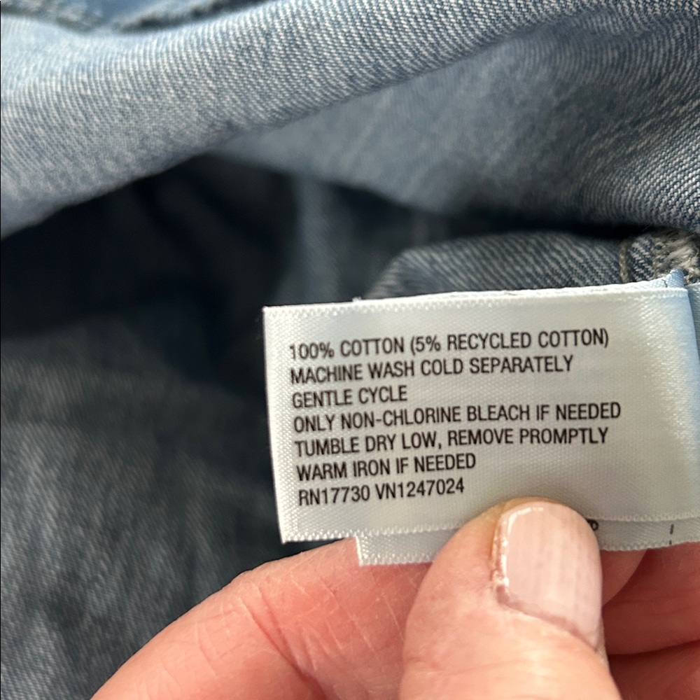 Universal Thread Blue Denim Long Sleeve Button Down Shirt - Picture 4 of 4